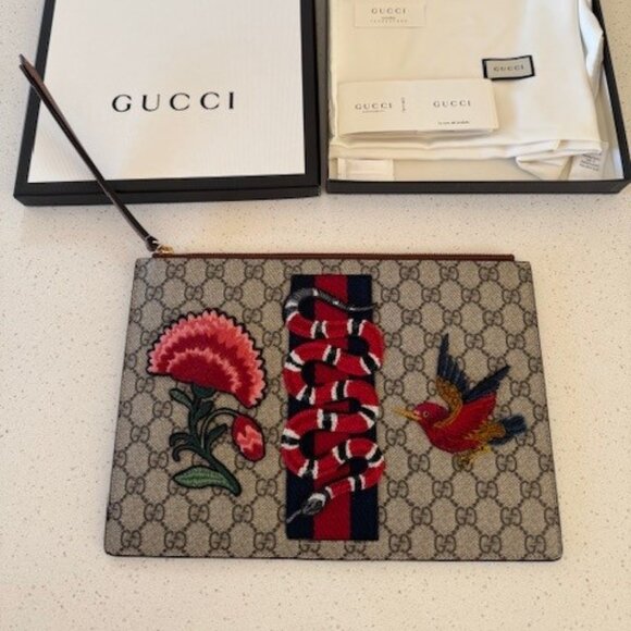 Gucci Supreme Embroidered Pouch - Picture 1 of 8